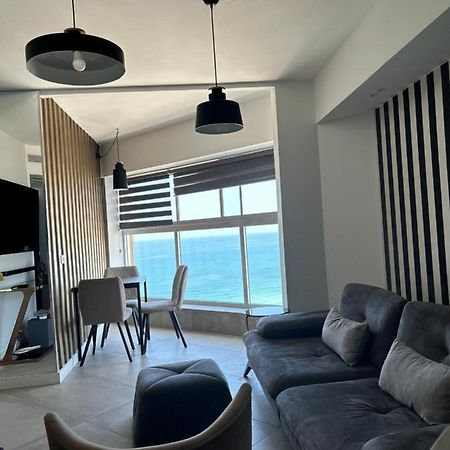 Beachfront Apartment 바트얌 외부 사진