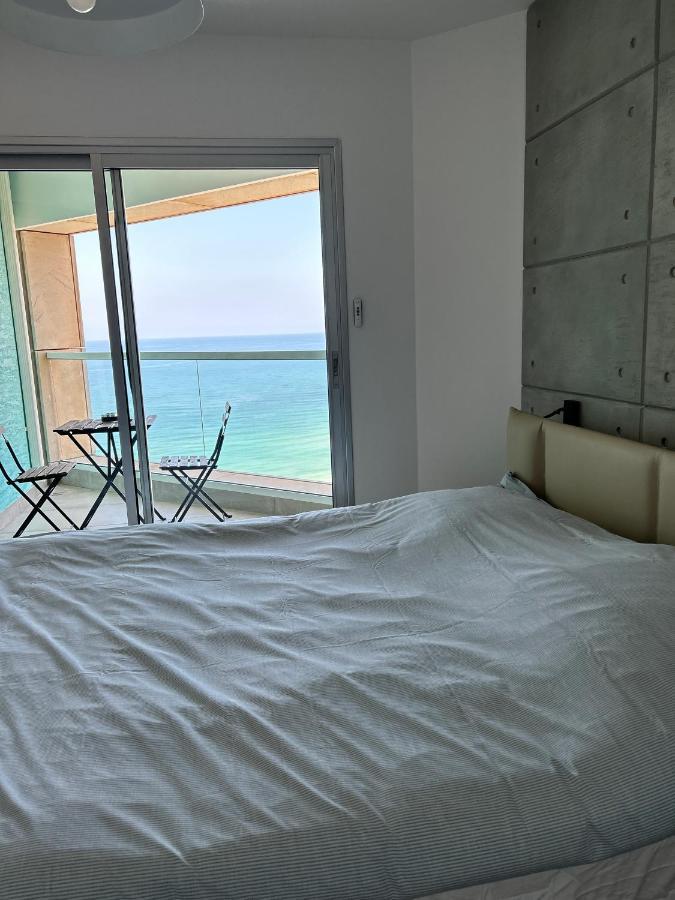 Beachfront Apartment 바트얌 외부 사진